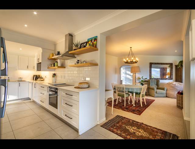 3 BEDROOM FREEHOLD FOR SALE IN UNDERBERG